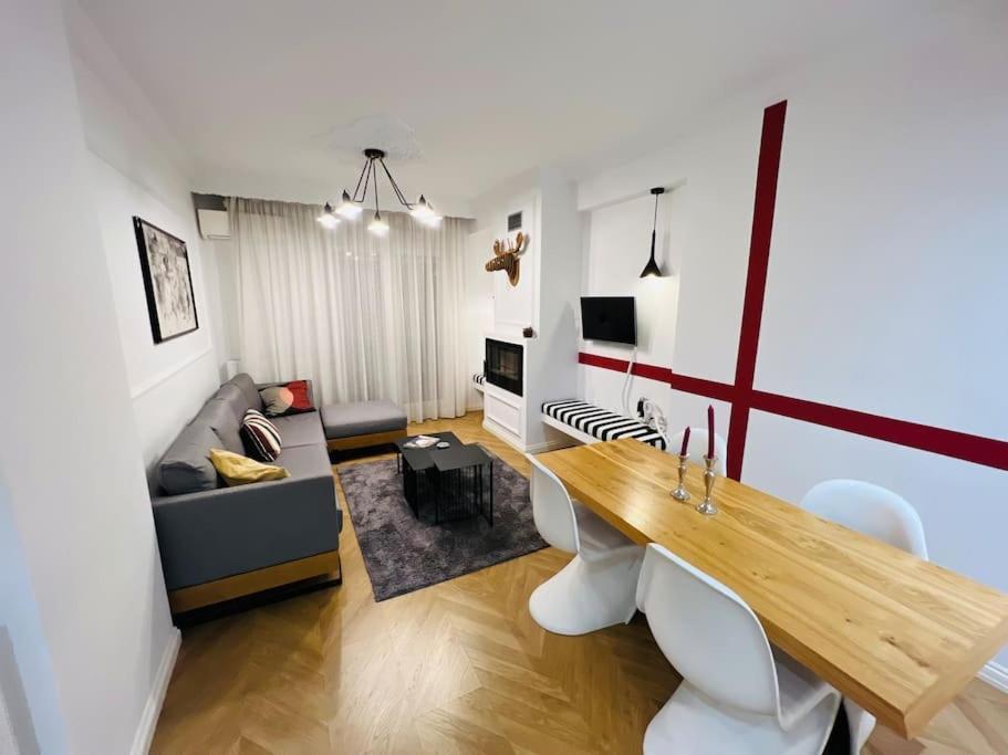 Redstripes Apartment テッサロニキ エクステリア 写真